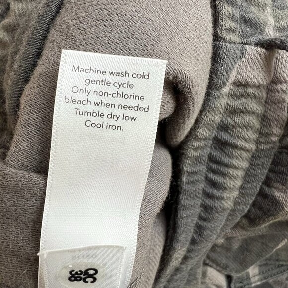 Athleta Farallon Shorts Sweat Drawstring Elastic Waist Pockets Green Camo Size 2 - Picture 5 of 9